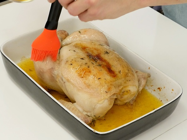 Как готовить курицу в духовке легко и быстро